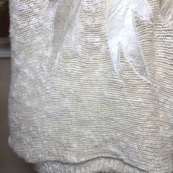 Elegant Cream Women's Top Vintage Size S. - Picture 6 of 12